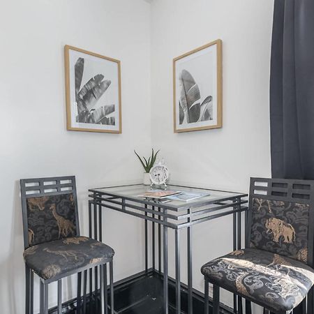 Spacious Upstairs 1Bed- Walking Distance To Beach Outlet Mall 密歇根城 外观 照片