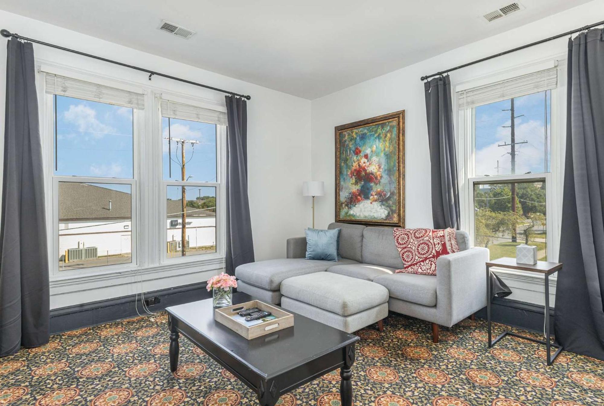 Spacious Upstairs 1Bed- Walking Distance To Beach Outlet Mall 密歇根城 外观 照片